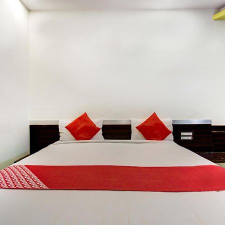 Oyo 11548 Hotel Mrunal Palace Evrengabad Dış mekan fotoğraf