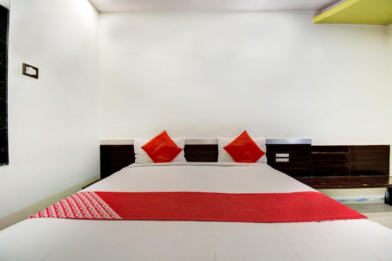 Oyo 11548 Hotel Mrunal Palace Evrengabad Dış mekan fotoğraf