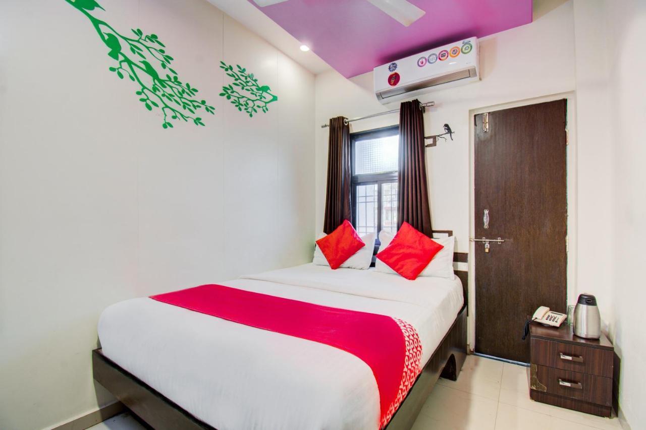 Oyo 11548 Hotel Mrunal Palace Evrengabad Dış mekan fotoğraf