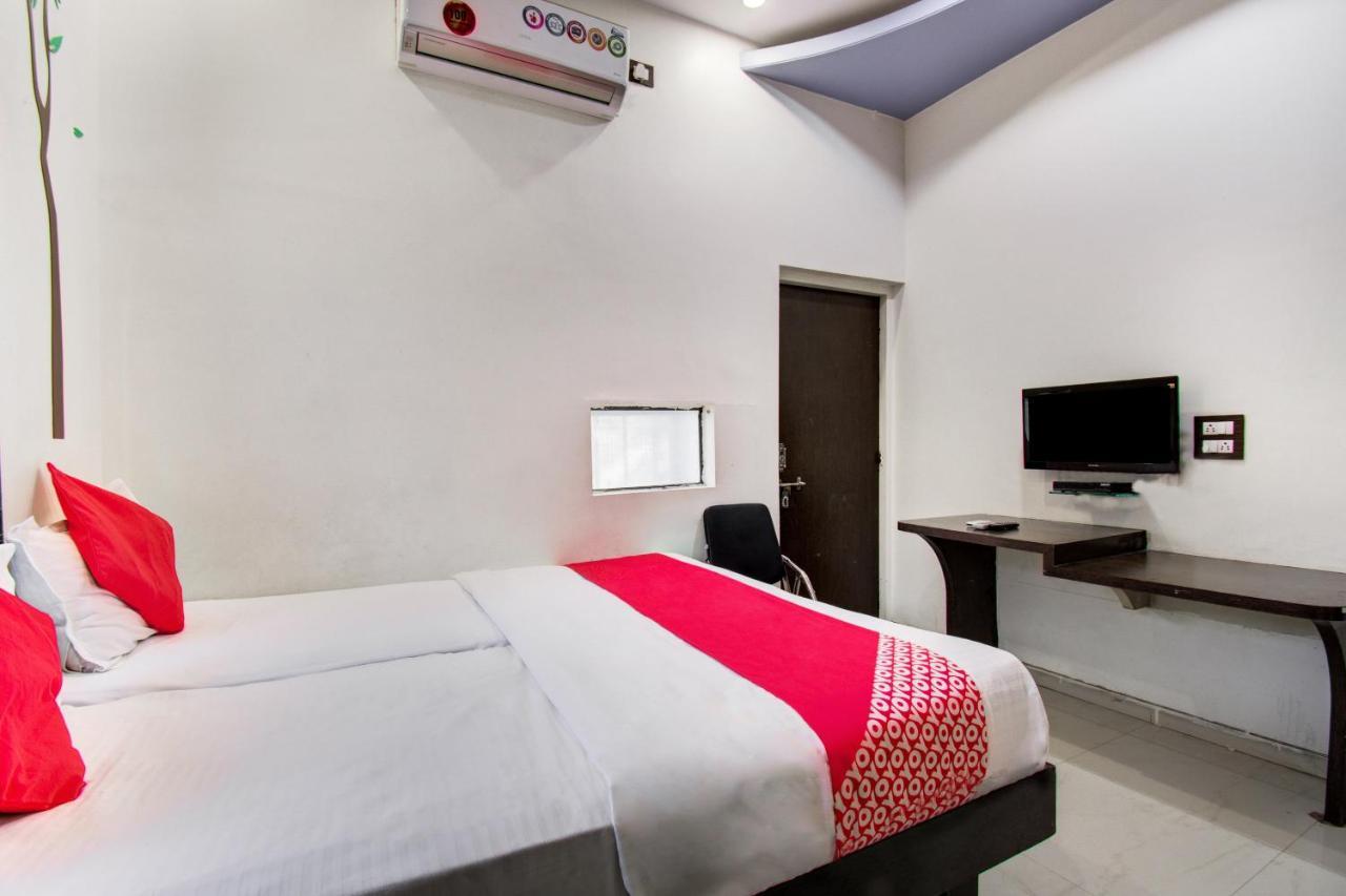 Oyo 11548 Hotel Mrunal Palace Evrengabad Dış mekan fotoğraf