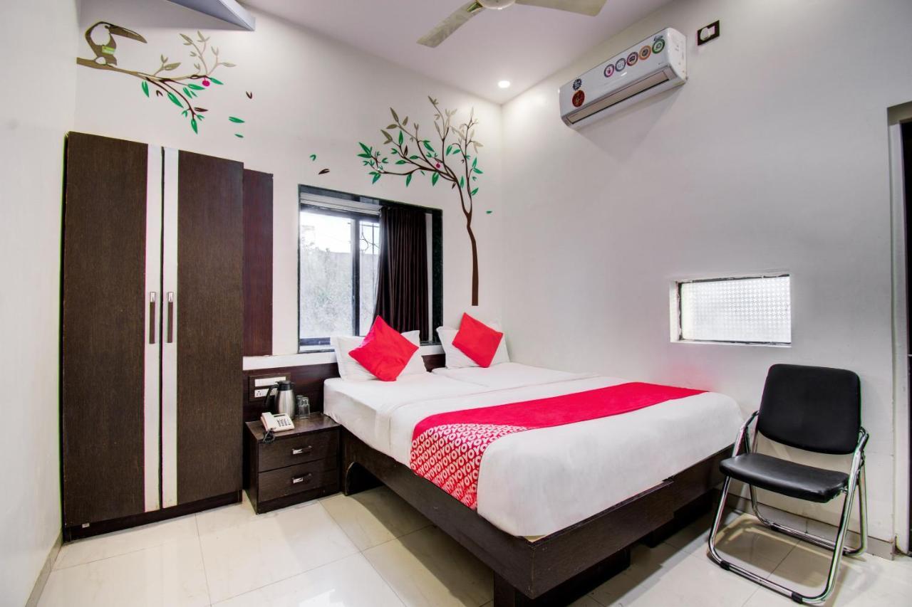 Oyo 11548 Hotel Mrunal Palace Evrengabad Dış mekan fotoğraf