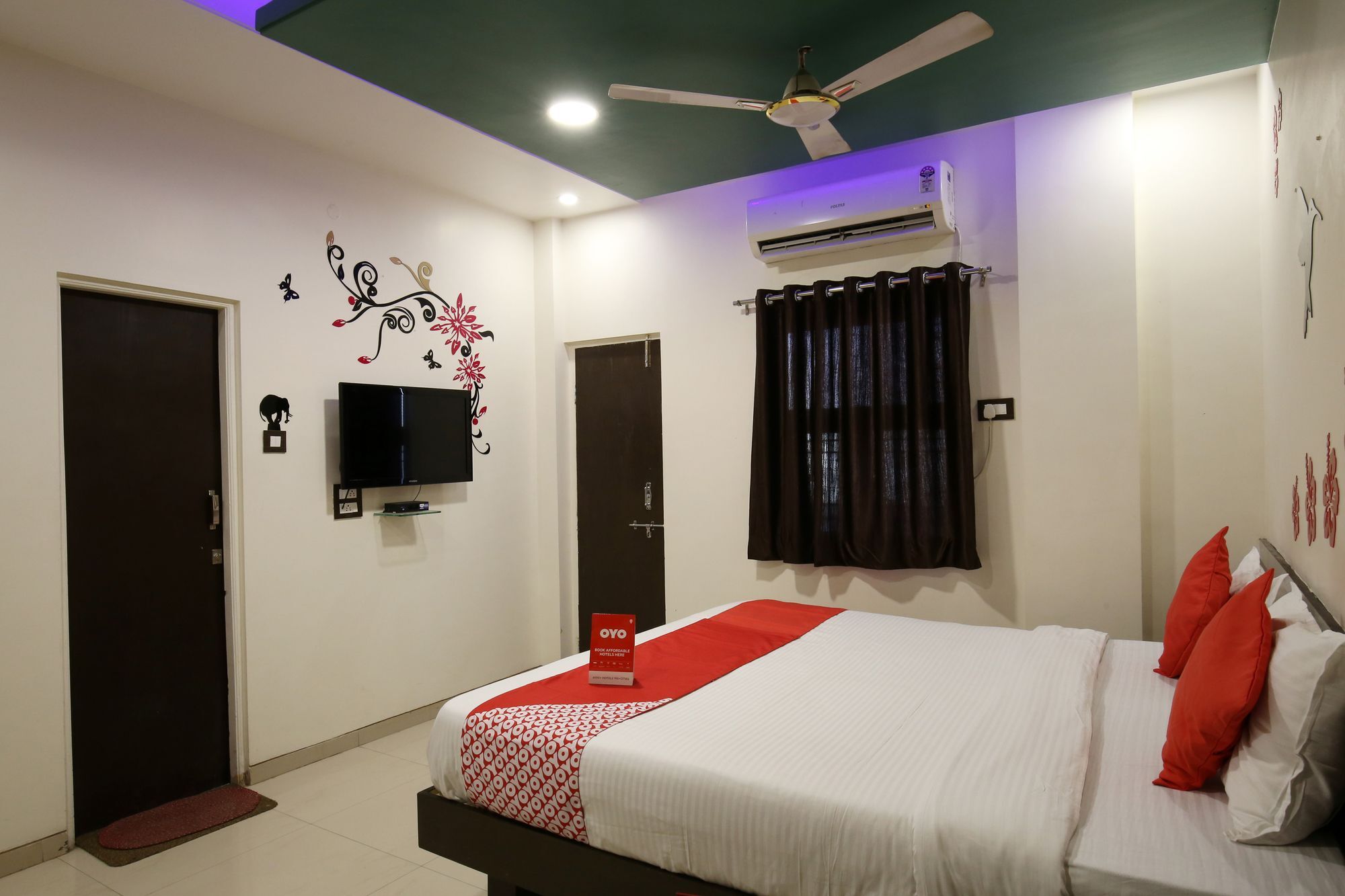Oyo 11548 Hotel Mrunal Palace Evrengabad Dış mekan fotoğraf