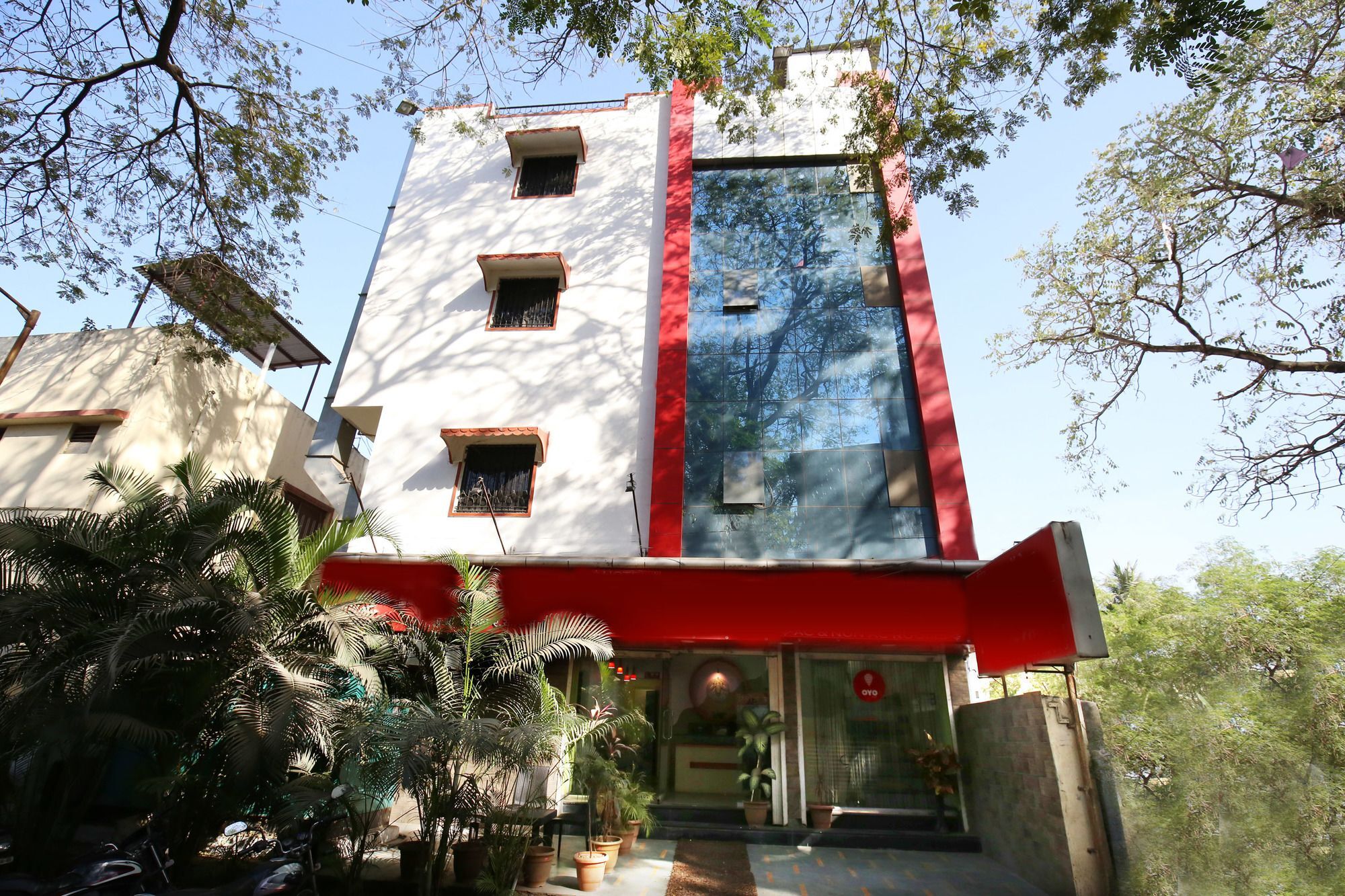 Oyo 11548 Hotel Mrunal Palace Evrengabad Dış mekan fotoğraf
