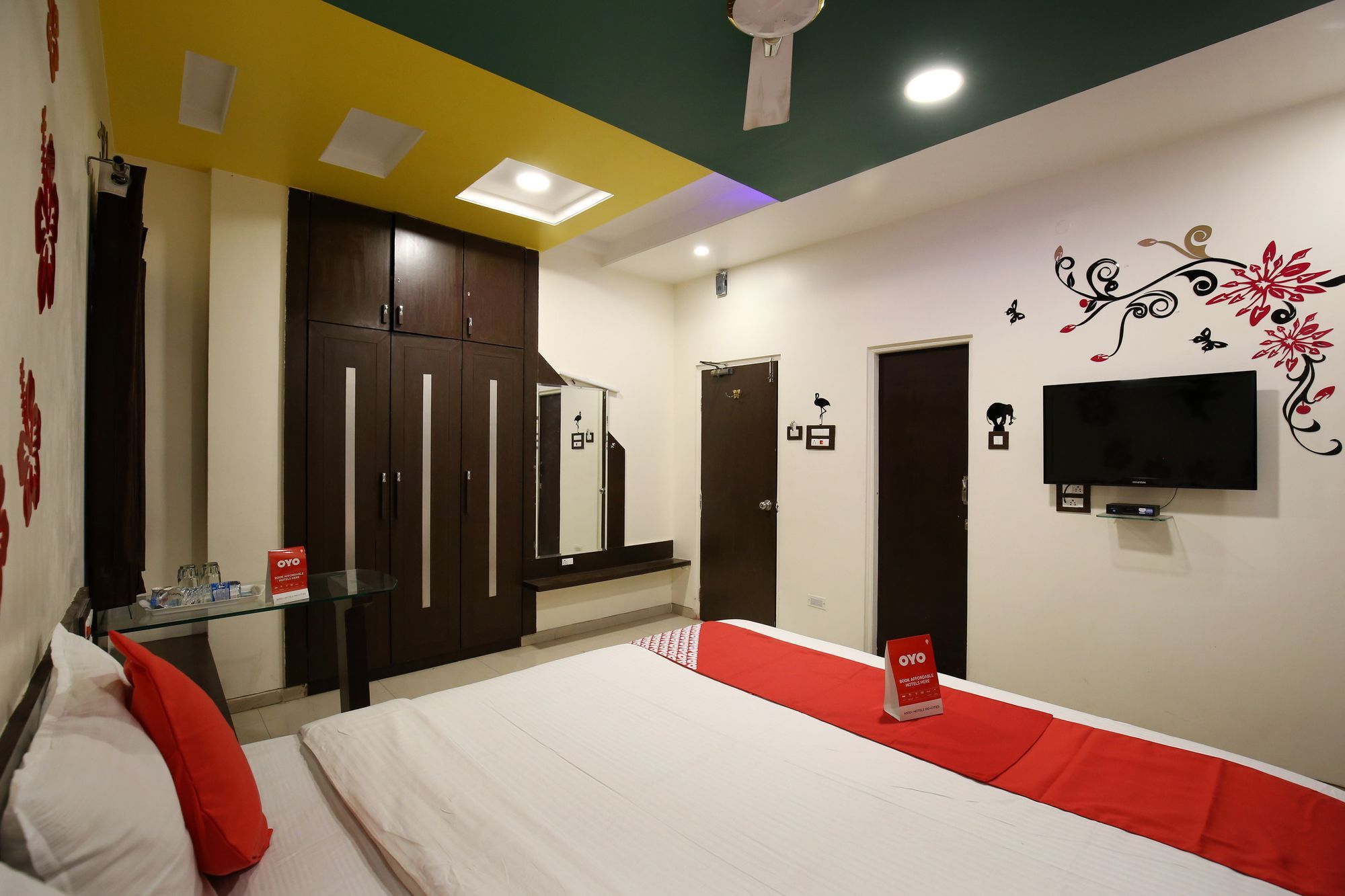 Oyo 11548 Hotel Mrunal Palace Evrengabad Dış mekan fotoğraf